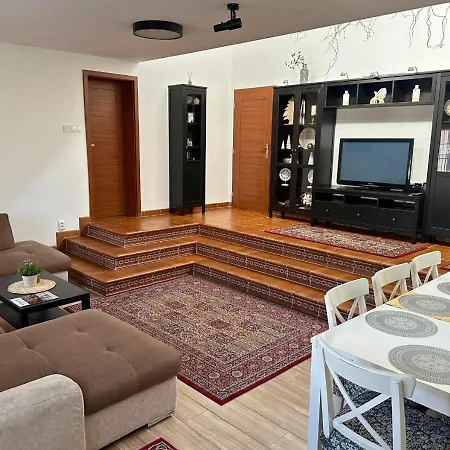 Rusinsky Dvor S Privatnym Wellness וילה