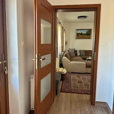 Rusinsky Dvor S Privatnym Wellness וילה *