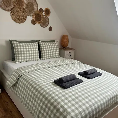 Rusinsky Dvor S Privatnym Wellness *