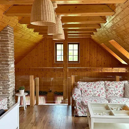 Rusínsky Dvor S Privátnym Wellness