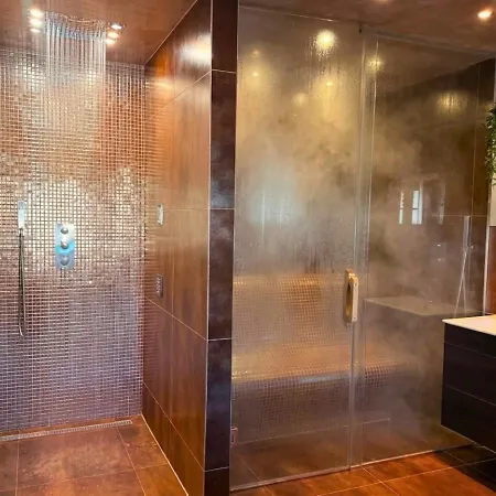 Rusinsky Dvor S Privatnym Wellness *