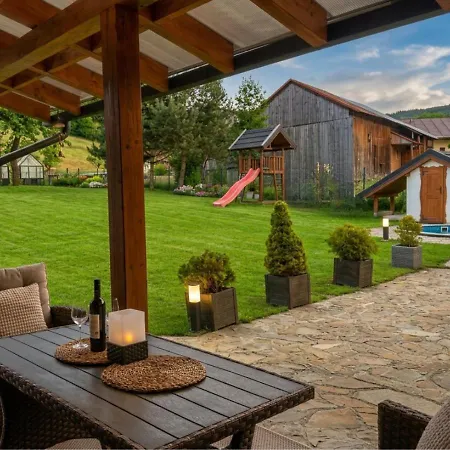 Rusinsky Dvor S Privatnym Wellness * Maly Lipnik