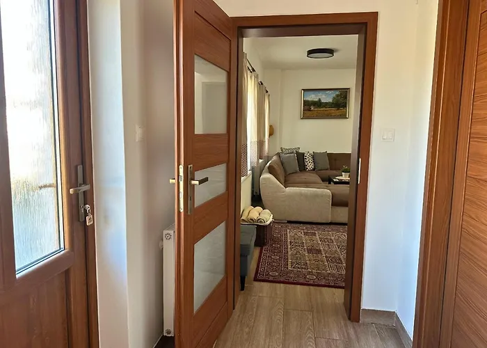 Rusinsky Dvor S Privatnym Wellness 빌라 *